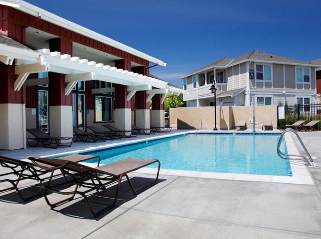 Building Photo - Grove at Sunset Court