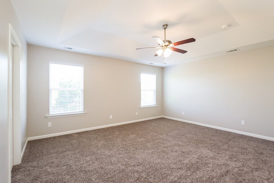 Building Photo - 38 Bollen Ln