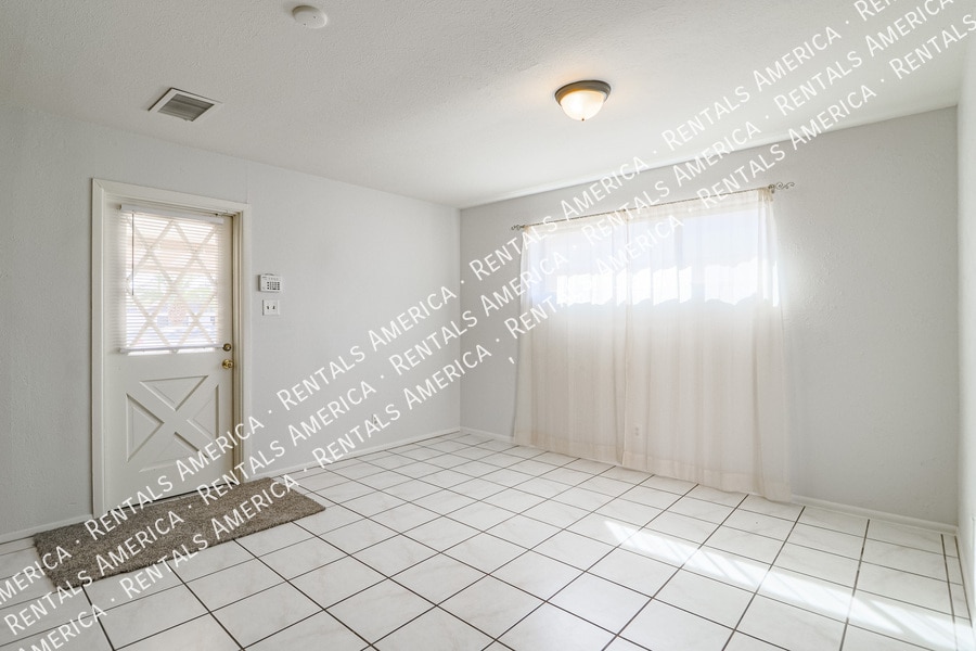 Building Photo - 1314 N 70th St