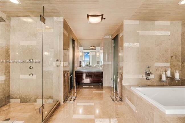 Building Photo - 3737 Collins Ave