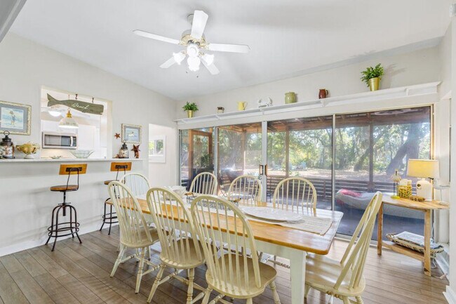 Building Photo - 11520 Council Ln