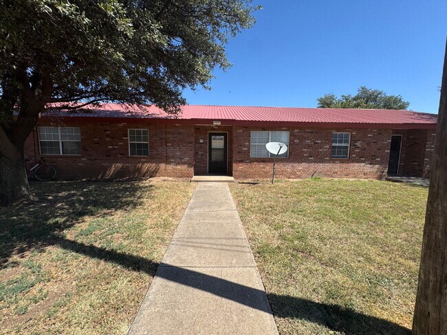 Primary Photo - 909 3rd St