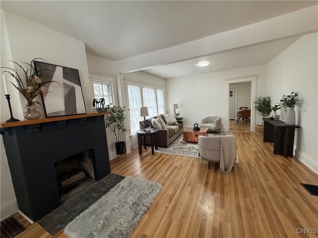 Building Photo - 2817 Milton Ave