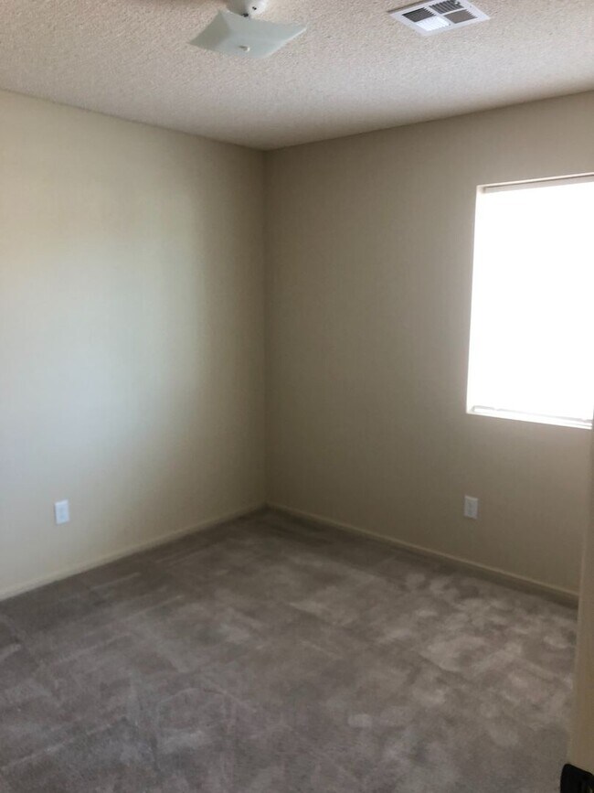 Building Photo - Beautiful Home in Saguaro!