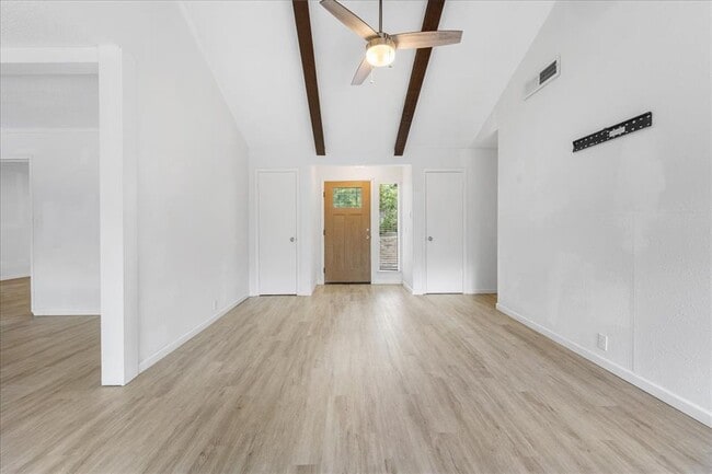Building Photo - 7505 Shadywood Dr