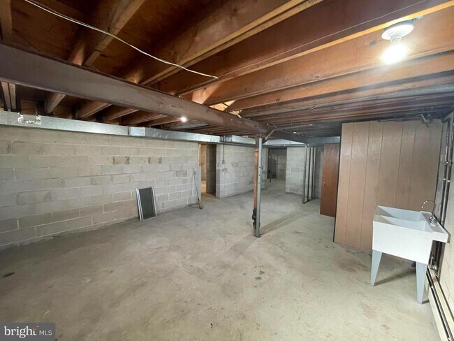 Building Photo - 1306 Hawthorne Ln