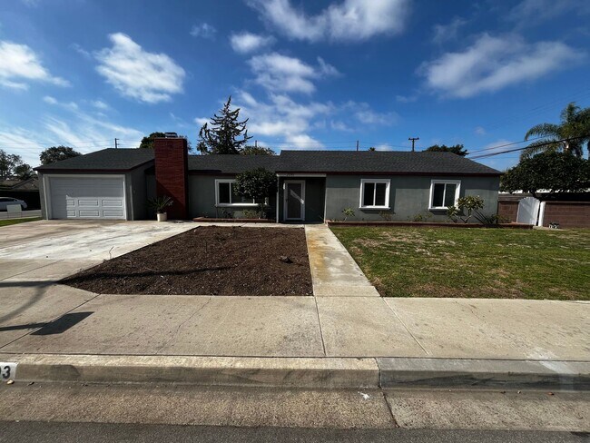 Primary Photo - Costa Mesa Living