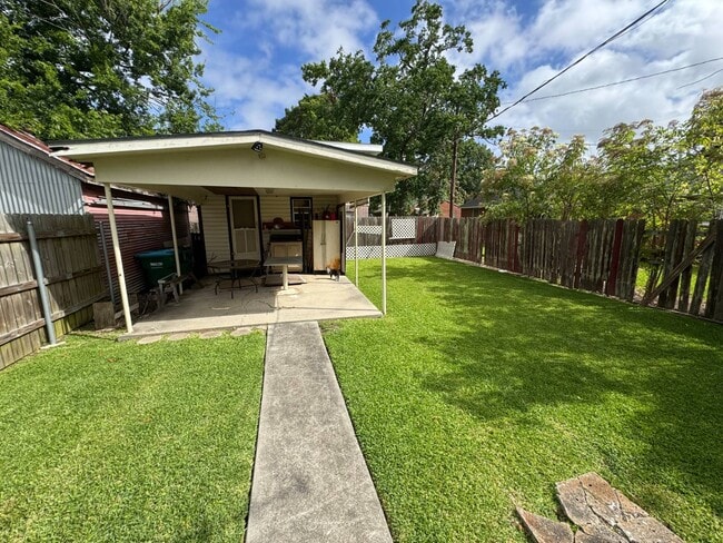 Building Photo - 529 Terrebonne St