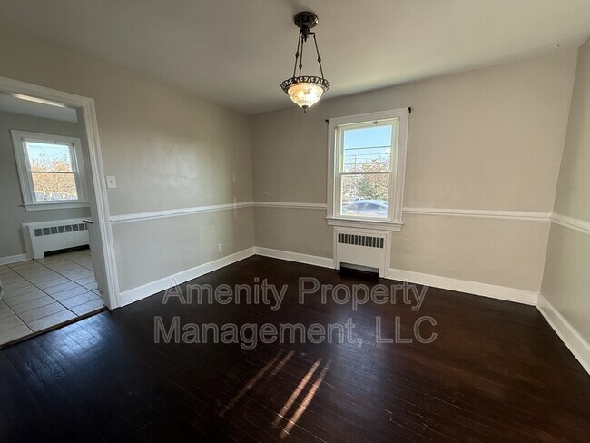 Building Photo - 325 67th St