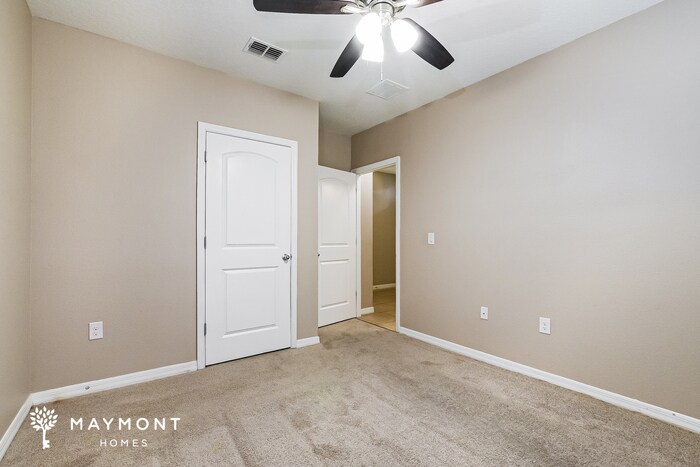 Building Photo - 220 Minniehaha Cir