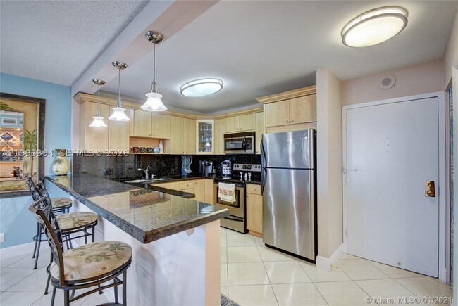 Building Photo - 3800 S Ocean Dr