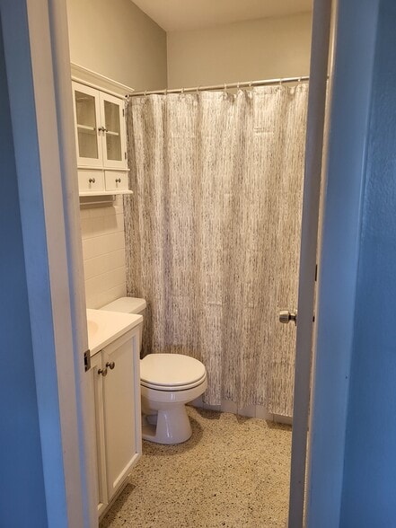 Building Photo - 2297 NE 2nd Ave