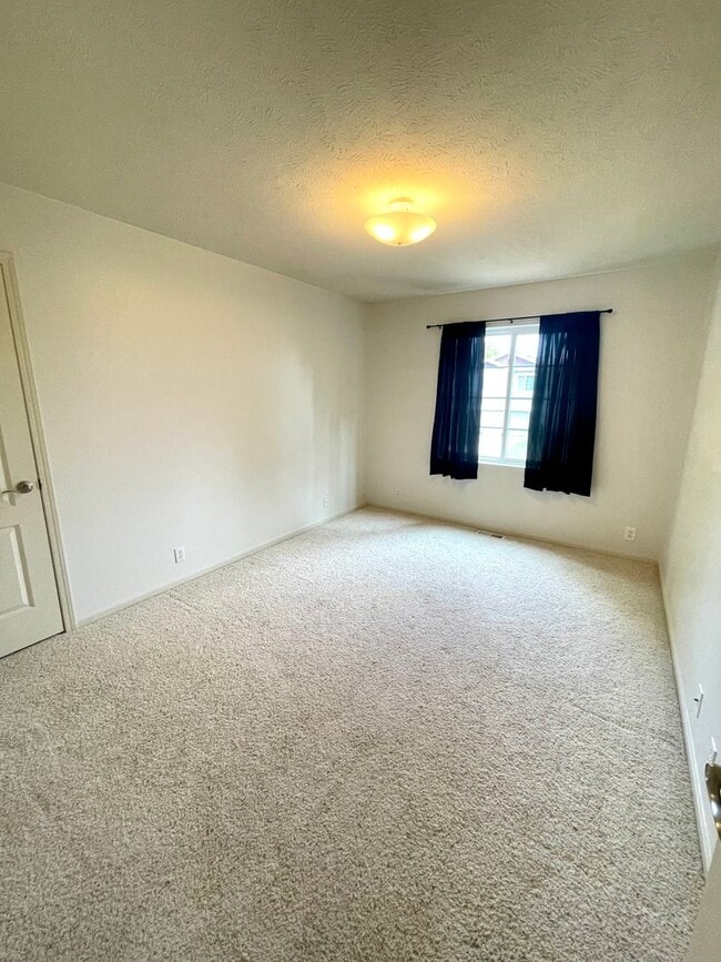 Building Photo - Charming 3-Bedroom, 2-Bath Home in Quail Run!
