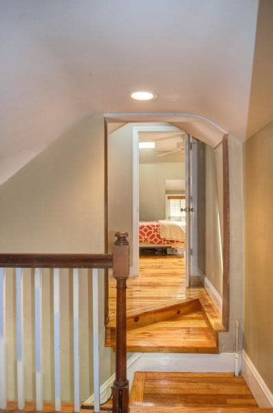 Building Photo - Carriage House