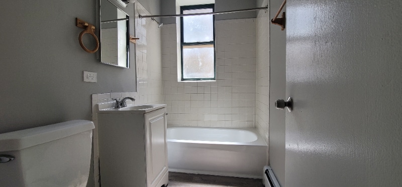 Building Photo - 5651 W Washington Blvd