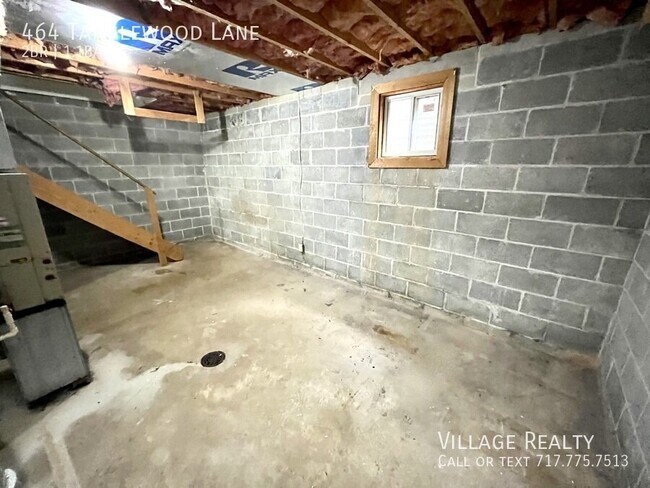 Building Photo - 464 Tanglewood Ln