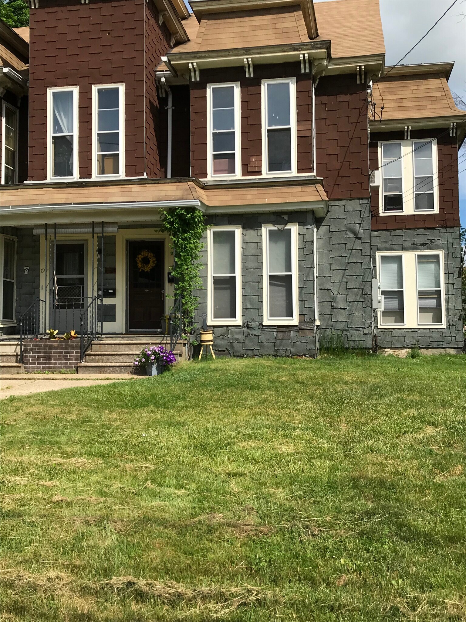 Building Photo - 77 W Main St