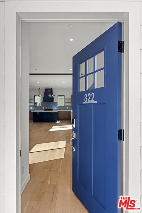 Building Photo - 822 N Orange Grove Ave