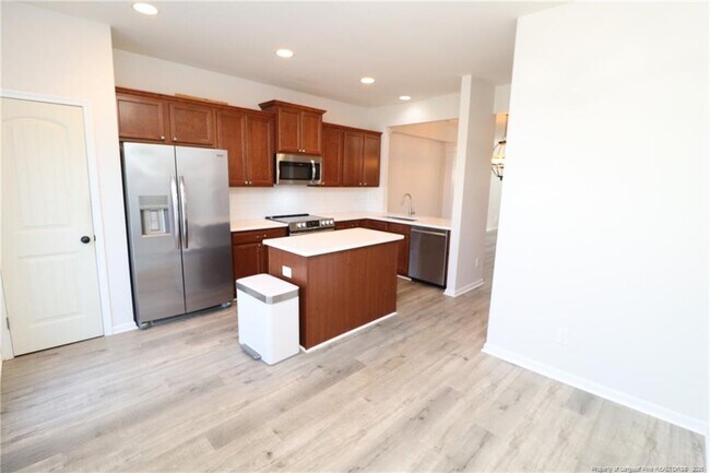 Building Photo - 309 Carthage Ct