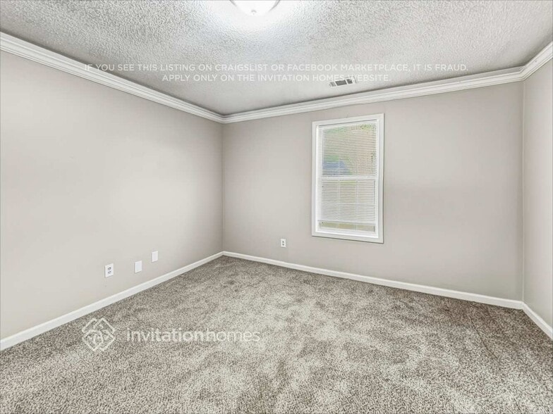 Building Photo - 443 Linda Ln