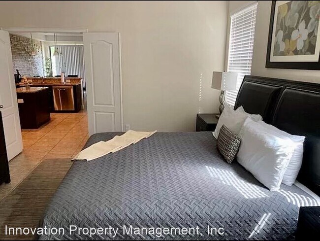 Building Photo - 4 br, 3.5 bath House - 8103 Roseville Blvd