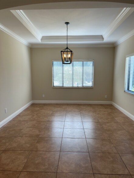 Building Photo - 4412 Vanda Dr