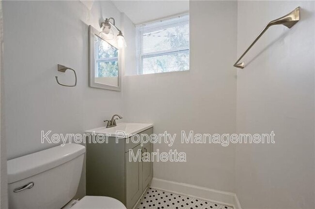 Building Photo - 1056 Azalea Cir NE