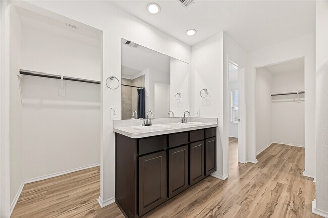 Building Photo - 21522 Violet Rdg Rd