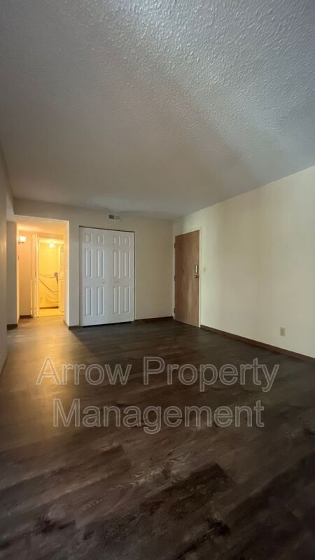 Building Photo - 3405 Holdrege St