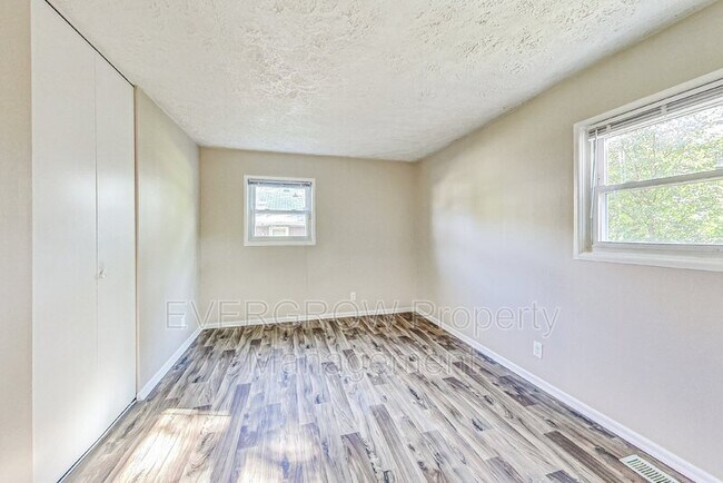 Building Photo - 3541 N Wittfield St