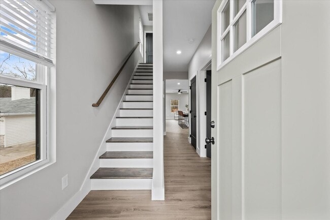 Building Photo - 8302 Lobelia Ln