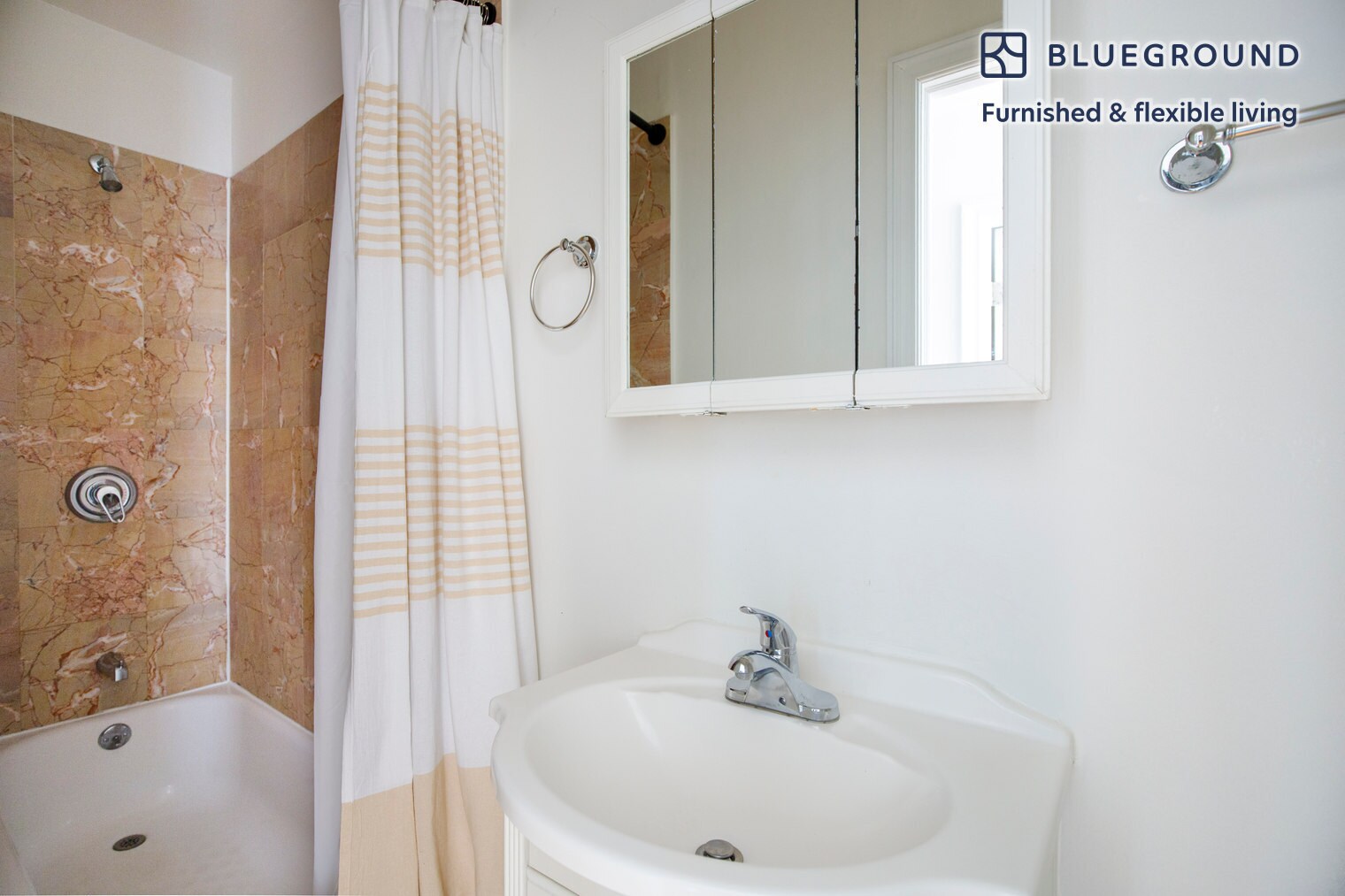 Building Photo - 363 W 17th St