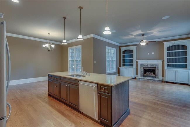 Building Photo - 3924 Sweat Creek Run NE