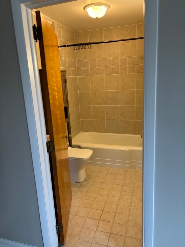 Building Photo - 5004 Macon Hwy