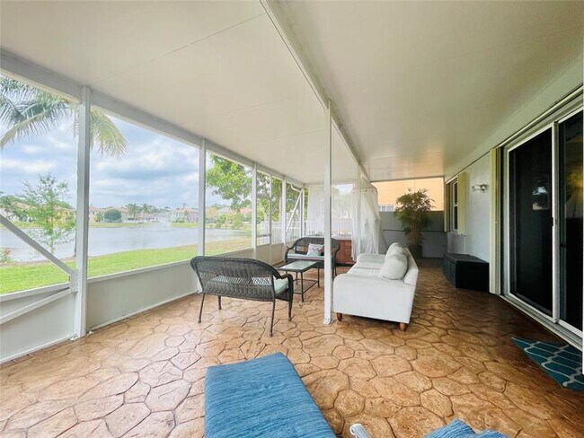 Building Photo - 6911 Sea Daisy Dr