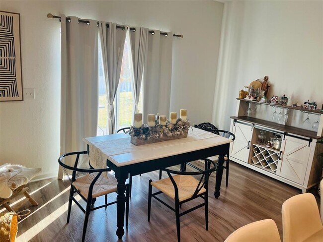 Building Photo - 2149 Treasure Hill St