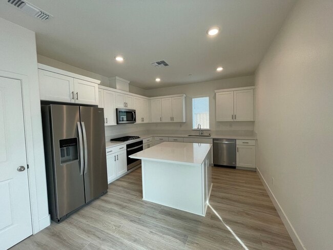 Building Photo - 6156 Olive Pl