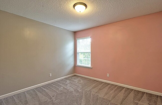 Building Photo - 1429 Evergreen Trl