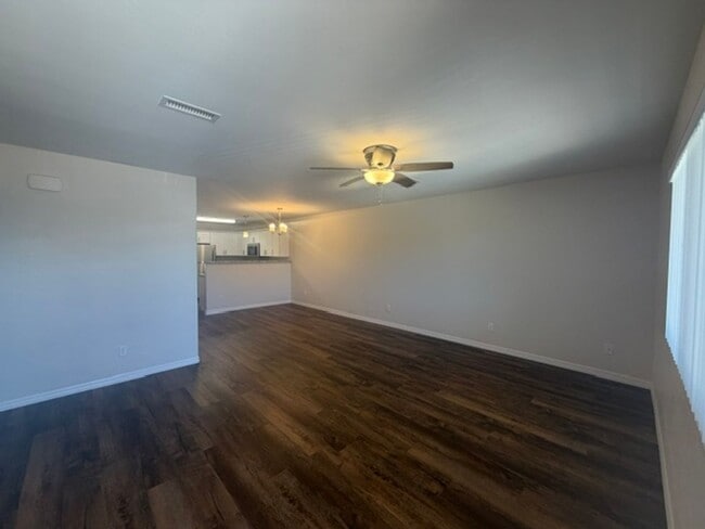 Building Photo - 470 Serenity Ct