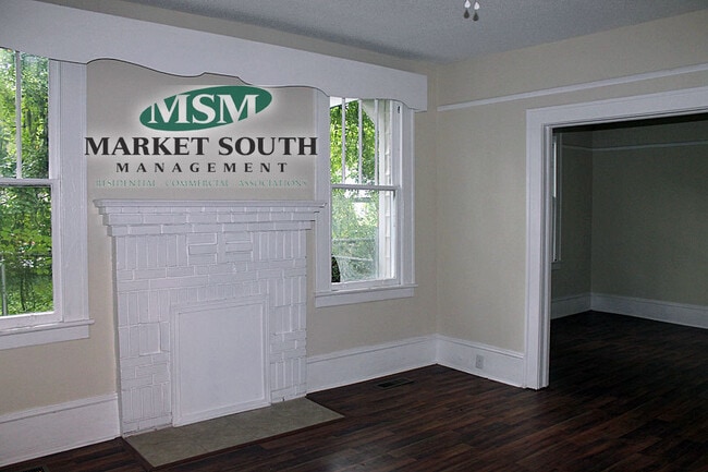 Building Photo - MIDTOWN BUGALOW