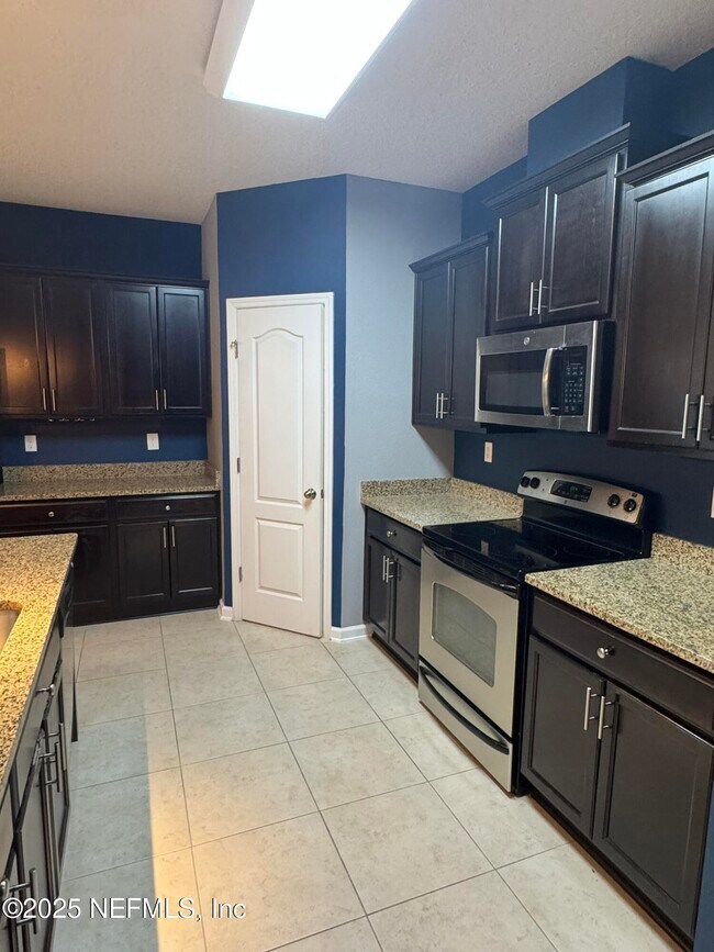 Building Photo - 15626 Tisons Blf Rd