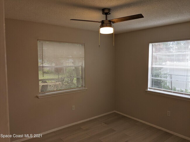 Building Photo - 323 Olmstead Dr
