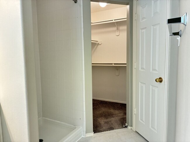 Building Photo - 12402 Ravens Chase Ln
