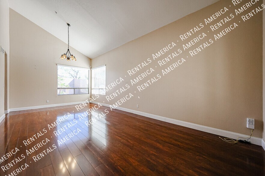 Building Photo - 14759 N 98th St