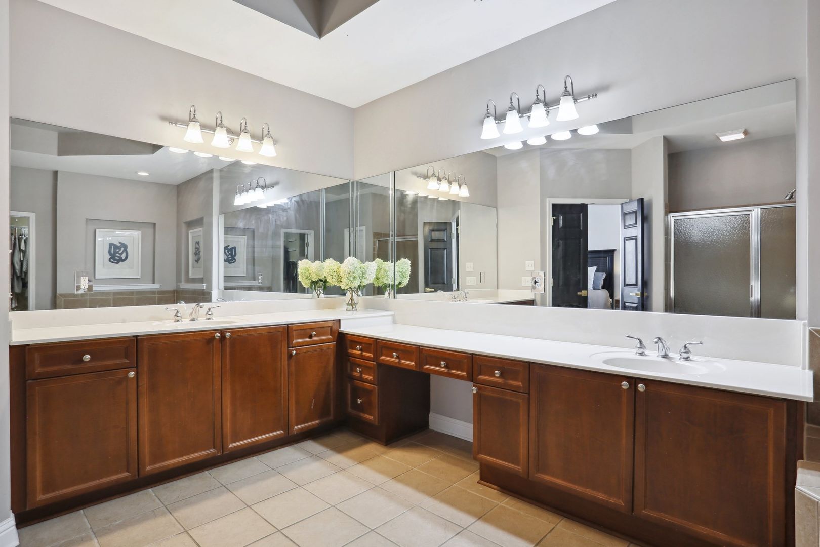 Building Photo - 308 Creekbank Way SE