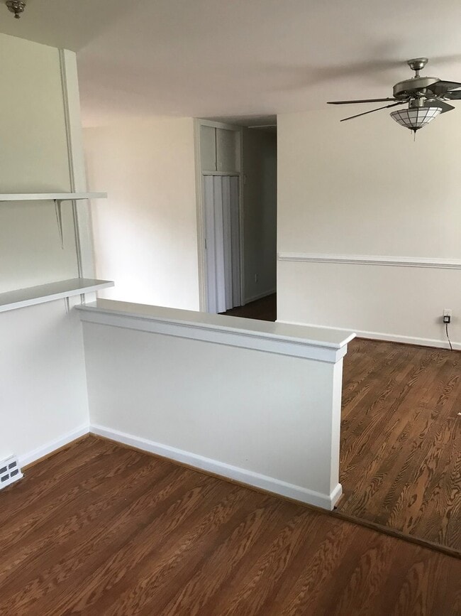Building Photo - --  AVAILABLE IMMEDIATELY  -- 3 BR / 1 BA West End Home, Fenced in Backyard. Available Immediately!