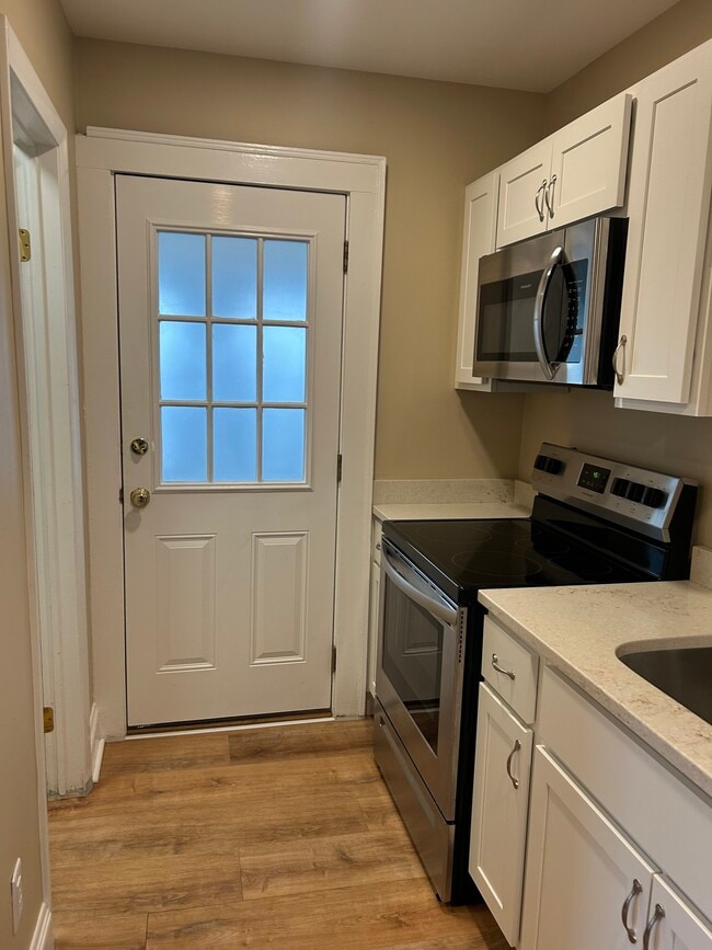 Building Photo - 14 Denison Ave