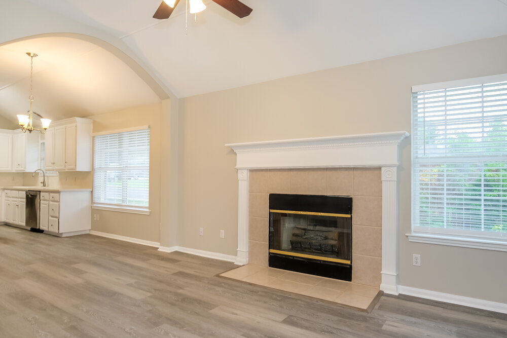 Building Photo - 200 Woodstone Dr