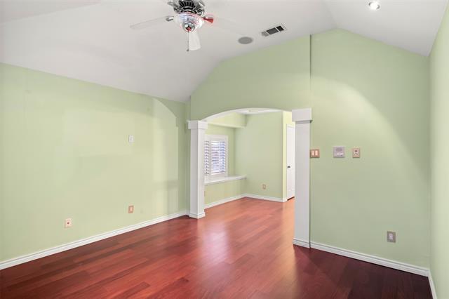 Building Photo - 808 Sabona Dr