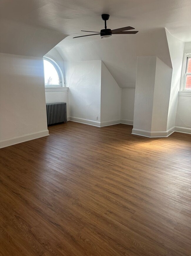 Building Photo - 140 S Fairmount St